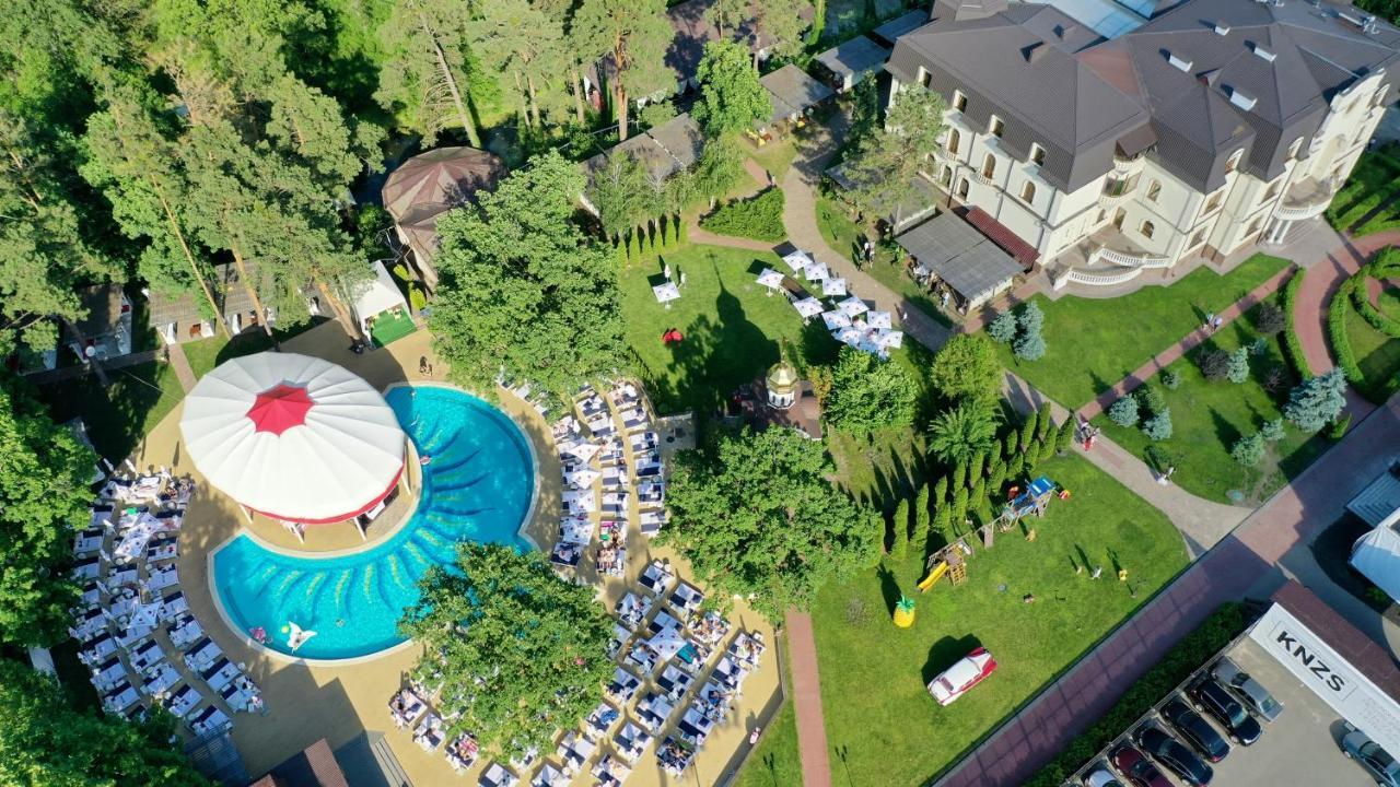 Koncha Zaspa Park Kozyn Exteriör bild